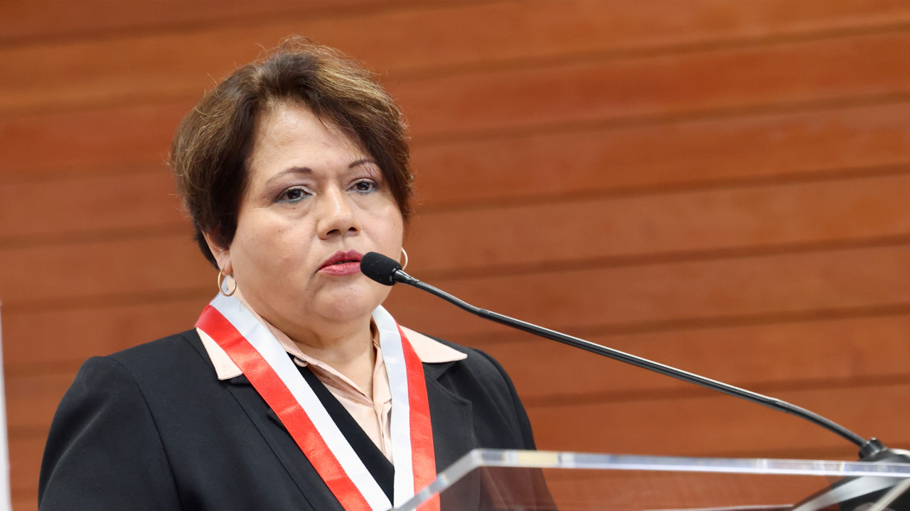 Congreso frena cese de procuradora