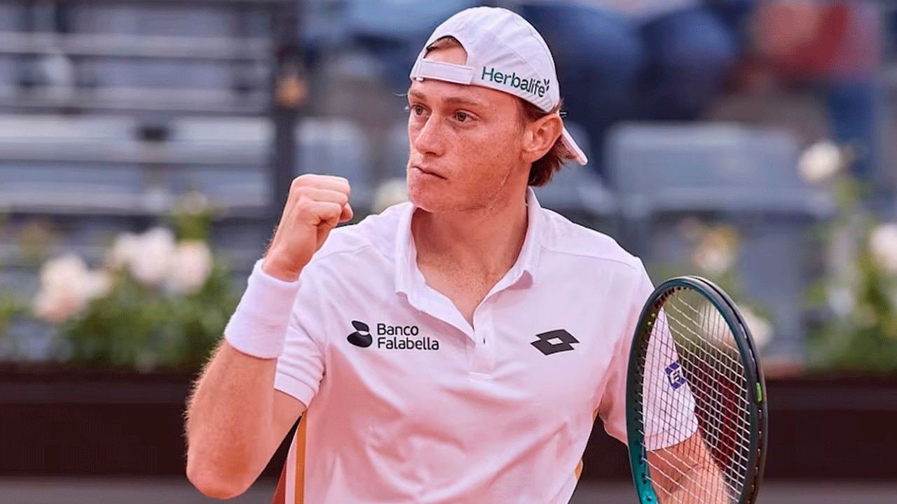 Ignacio Buse sorprende en Hamburgo: eliminó al campeón defensor Flavio Cobolli en el ATP 500